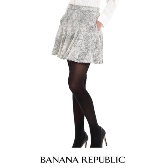 Banana Republic Dresses & Skirts - Banana Republic white black fit and flare skirt 4
